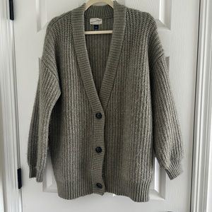 Oversized chunky knit cardigan sweater
